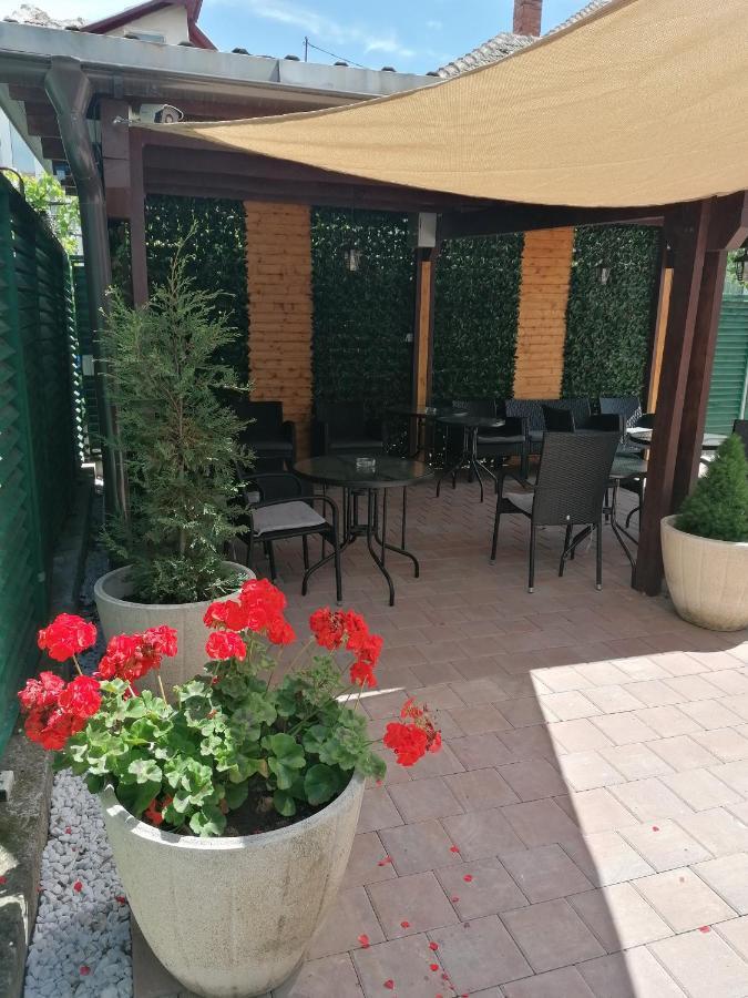 Ana Boutique Alba Iulia Exterior foto