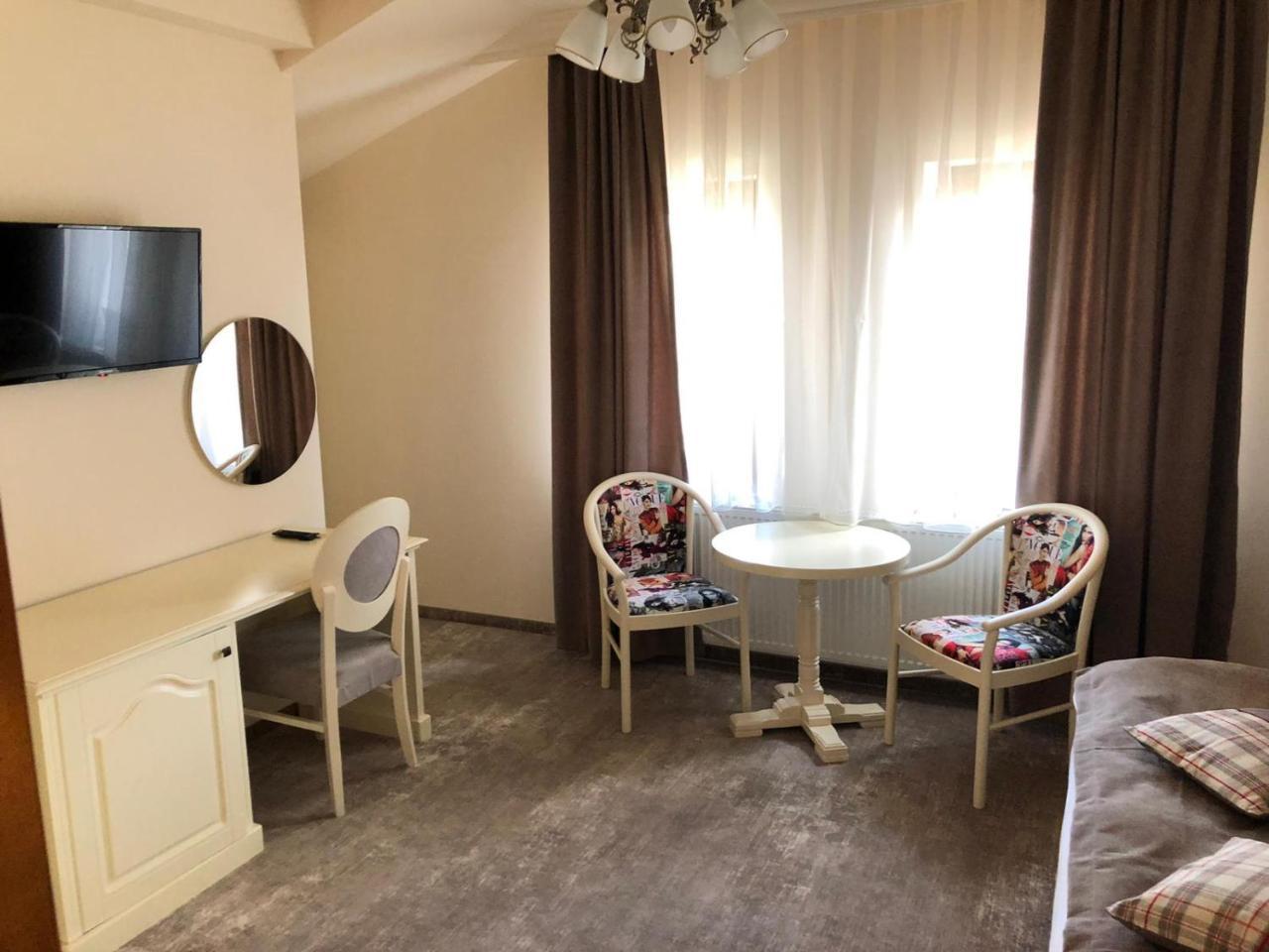 Ana Boutique Alba Iulia Exterior foto