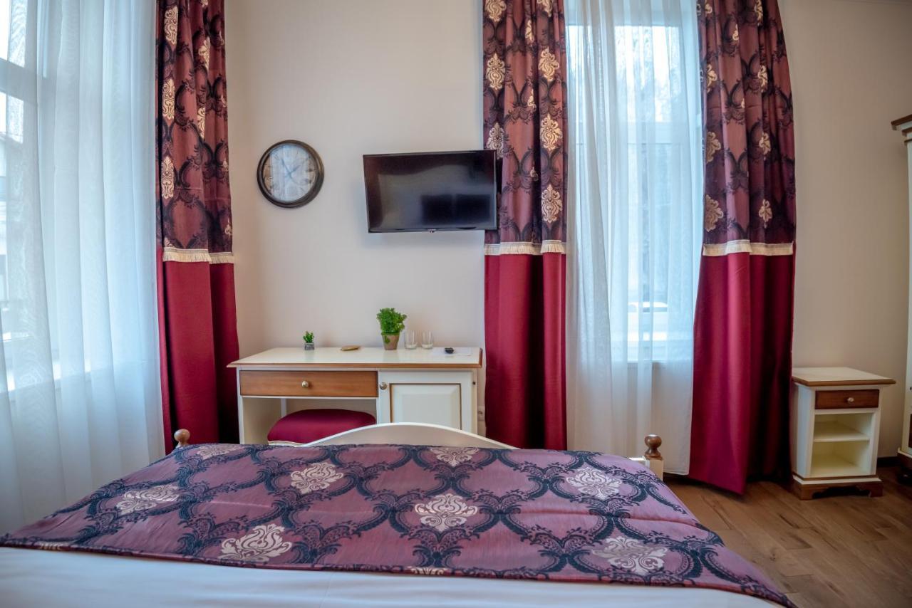 Ana Boutique Alba Iulia Exterior foto