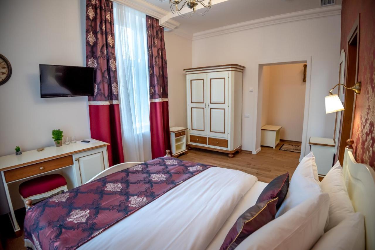 Ana Boutique Alba Iulia Exterior foto