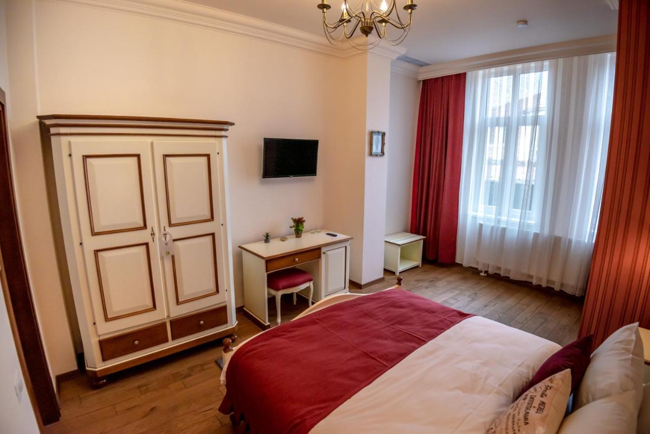Ana Boutique Alba Iulia Exterior foto
